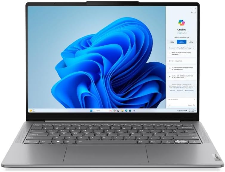 Notebook Yoga Slim 7i com tela OLED de 14", processador Intel Core Ultra 5 e design elegante para alta performance.
